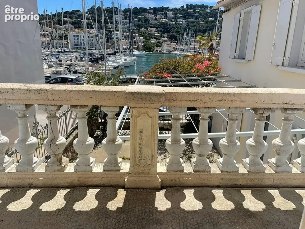 ** Sur le Port ** Maison Composée de 3 APPARTEMENTS ** 83430 Saint Mandrier ** - photo 2