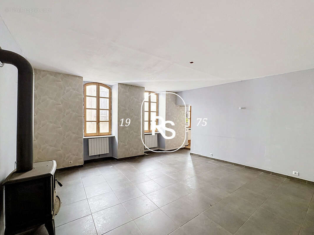 Maison de village de 101 m2 habitables dont une chambre indépendante avec salle d'eau en rez-de-chaussée - photo 3