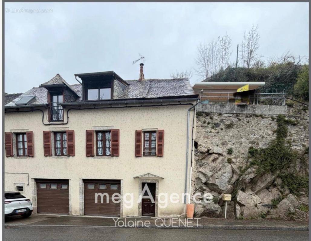 Maison à ENTRAYGUES-SUR-TRUYERE