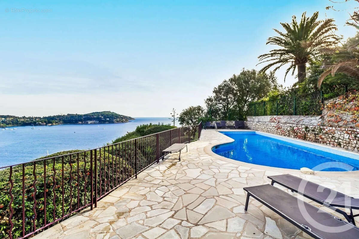 Appartement à VILLEFRANCHE-SUR-MER