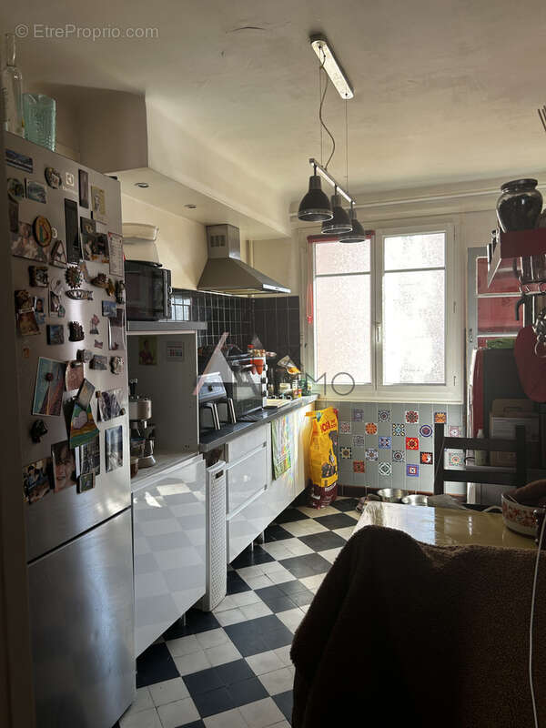 Appartement à MARSEILLE-4E