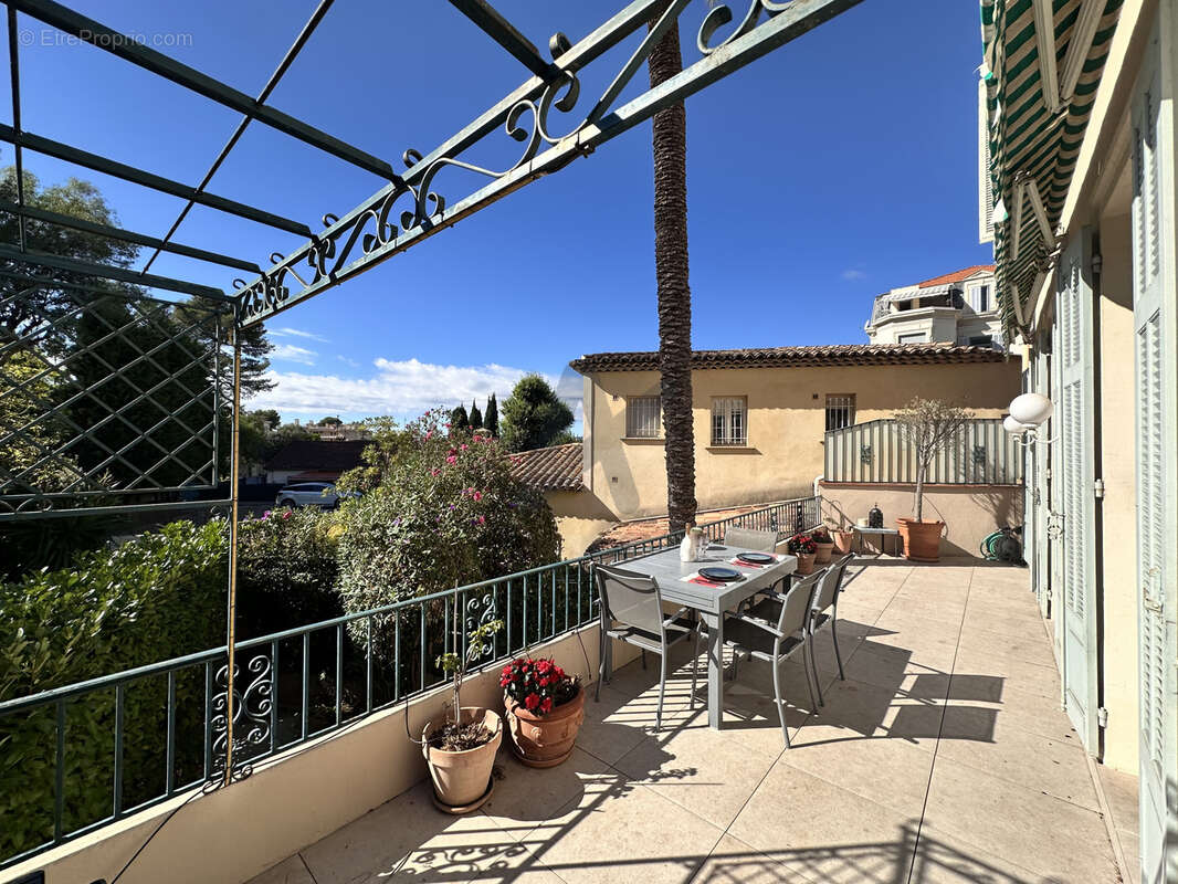 Appartement à LE CANNET