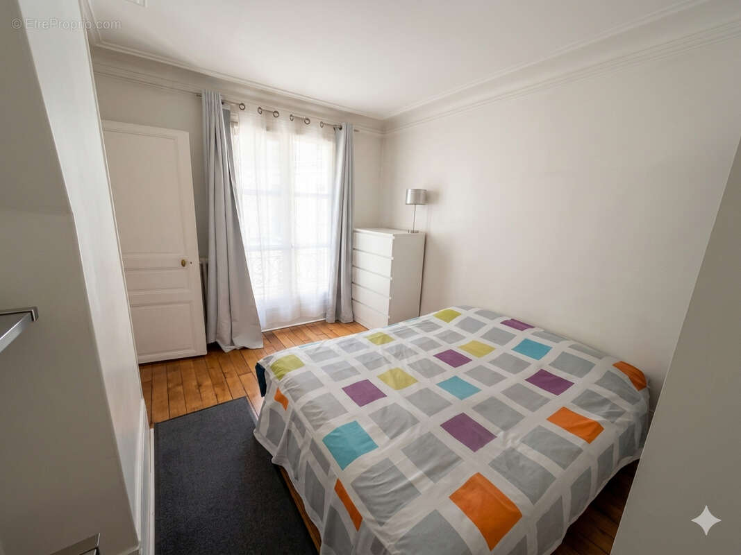 Appartement à PARIS-17E