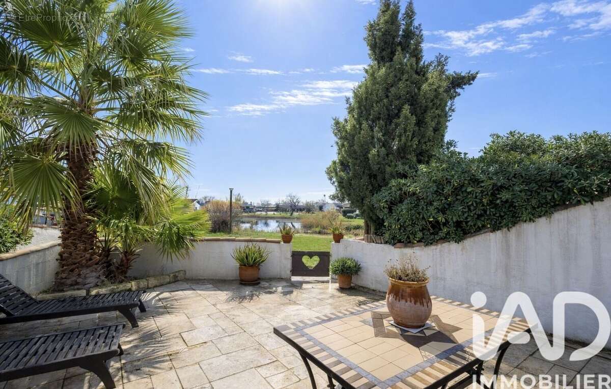 Maison 40 m² à Saintes-Maries-De-La-Mer  - photo 2