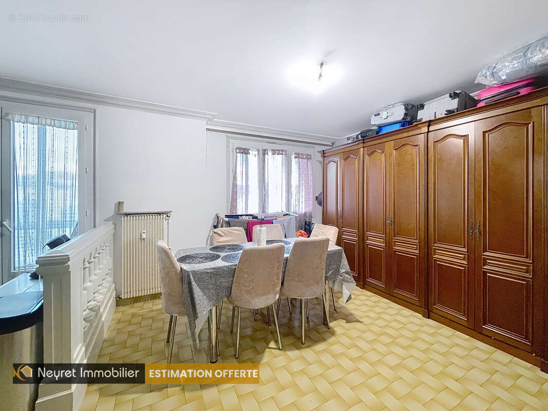 Appartement à SAINT-ETIENNE