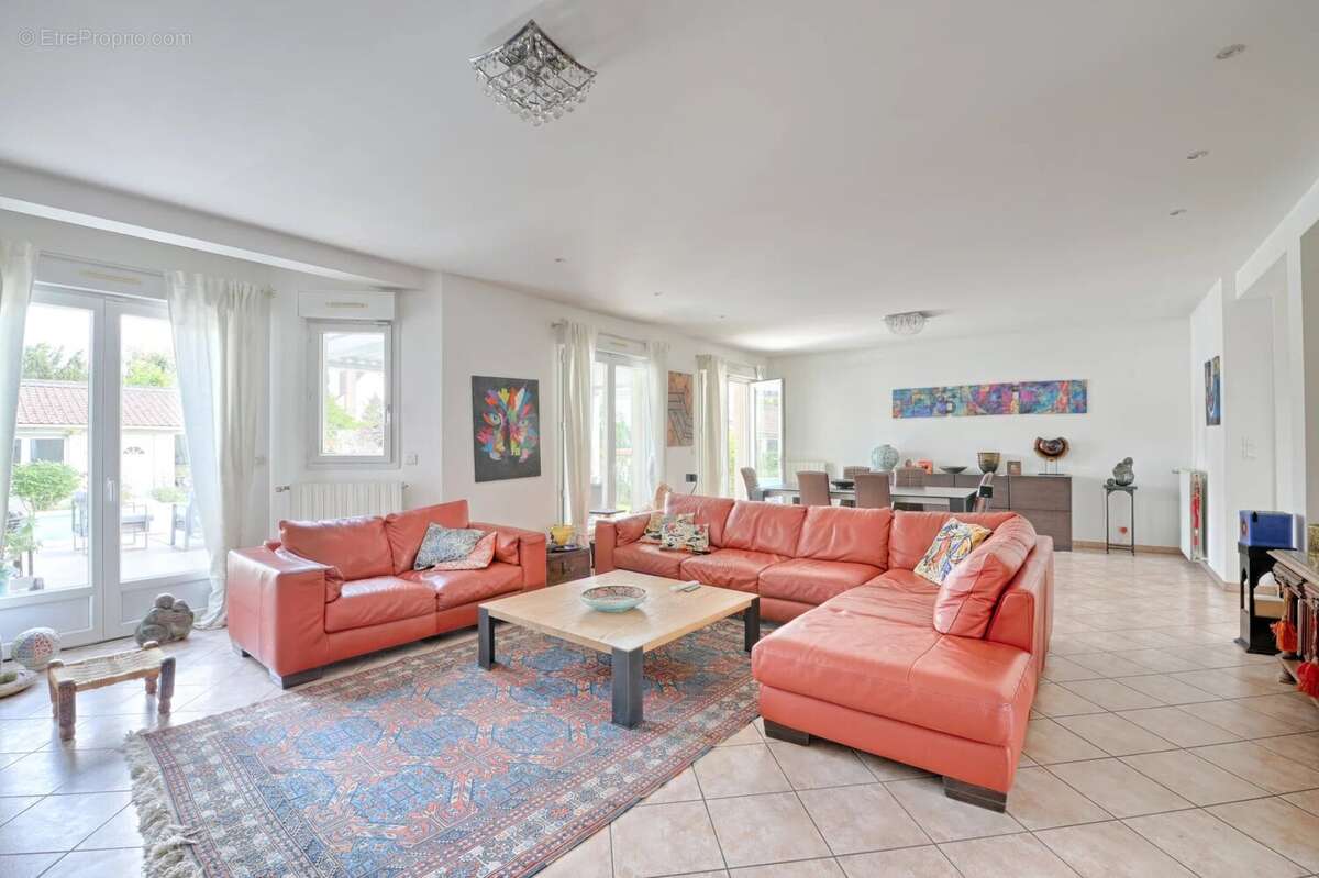 Maison à SAINT-MAUR-DES-FOSSES