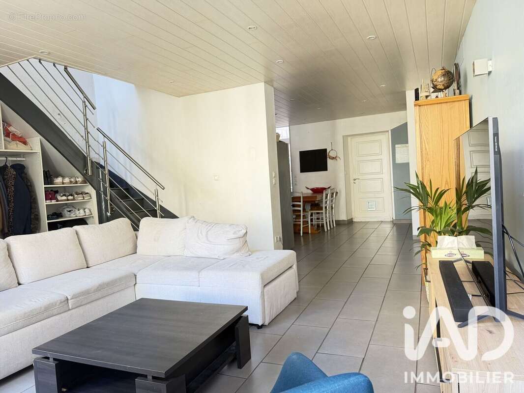 Maison 132 m² à Saint-Amand-Sur-Sevre  - photo 2