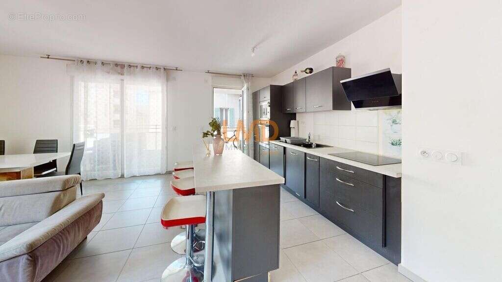 Appartement à MARSEILLE-4E