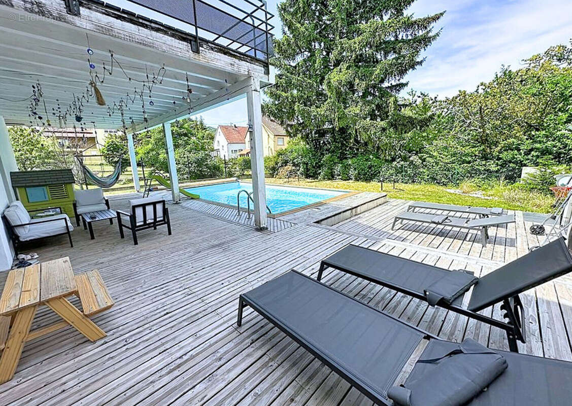 Villa lumineuse avec jardin et piscine - photo 8