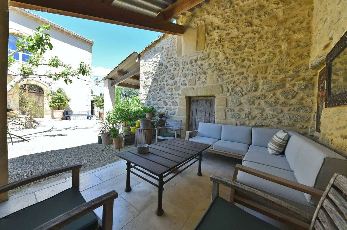 Propriété en pierre à 3kms du centre historique d'Uzès ... - photo 13