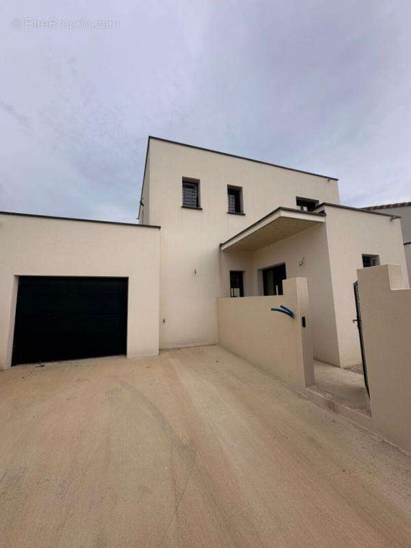 Maison à SERIGNAN