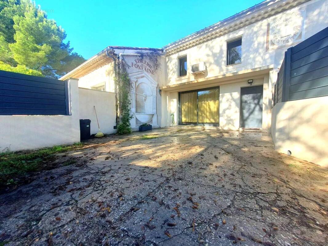 Maison à L&#039;ISLE-SUR-LA-SORGUE