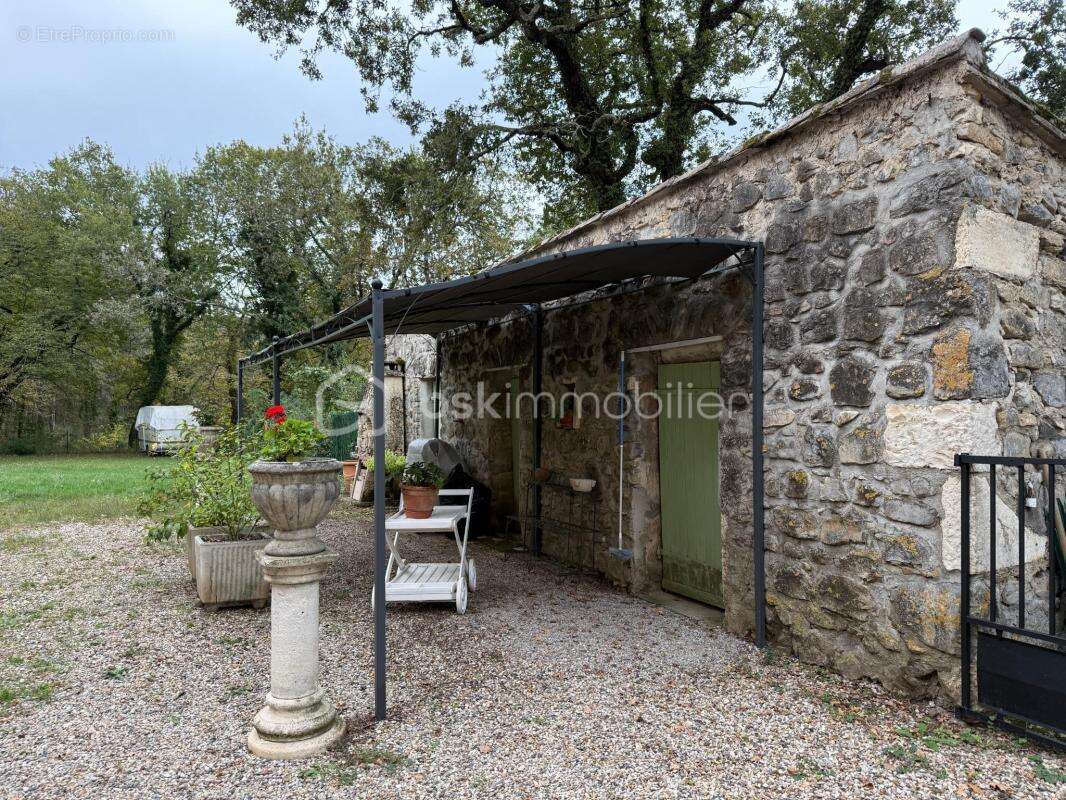 Maison de caractère 104 m² – Terrain 17,5 ha – Les Tourrettes (26740) - photo 4