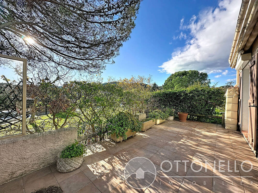 Maison à ROQUEBRUNE-SUR-ARGENS
