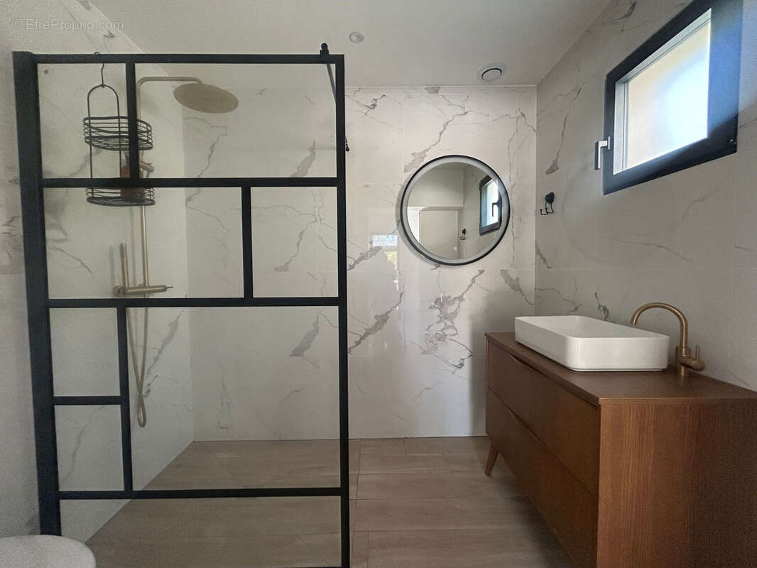 Maison à AMBARES-ET-LAGRAVE