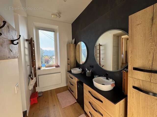 Appartement à LA MURE