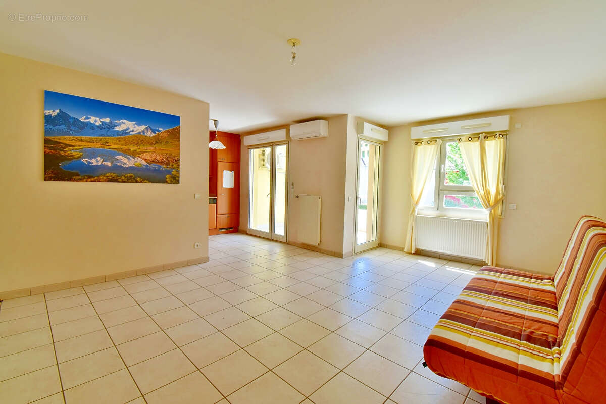 Appartement à LA ROCHE-SUR-FORON