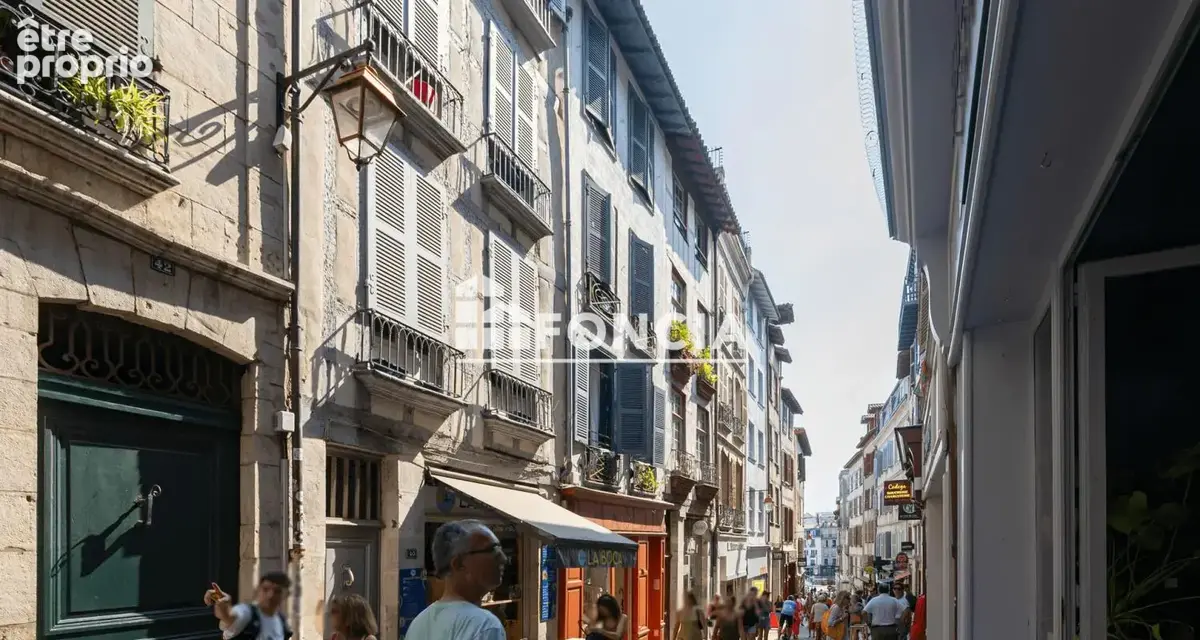Bayonne Centre Historique - T3 72m² rénové sous deux clés cave 17m² - 260 000€ - photo 8