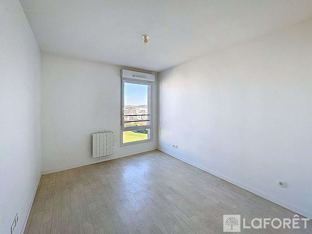 Appartement à L'ISLE-D'ABEAU