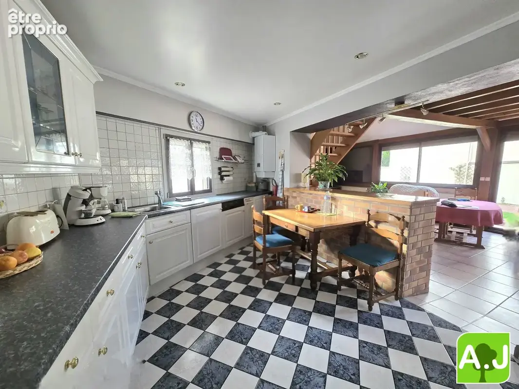 Maison 5 pièces 137 m² à vendre à Saint-Andre-De-L'eure (27220) - photo 4