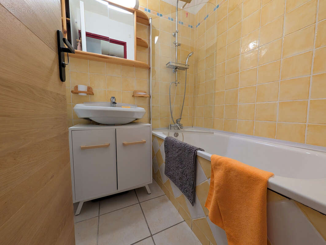 Appartement à MORILLON