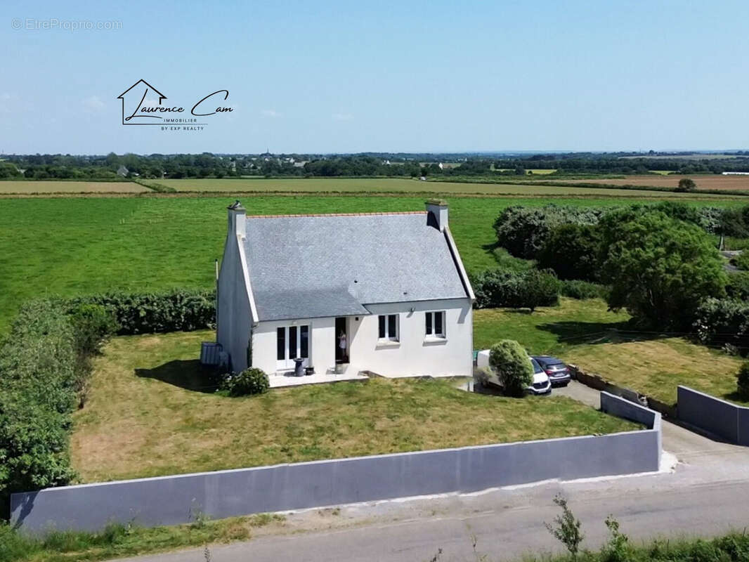 Maison à PLOUGUERNEAU