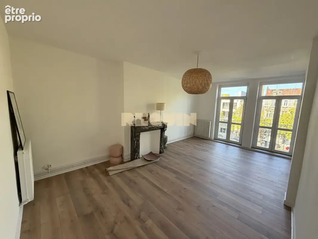Photo Appartement à La Madeleine au prix de 335 000€