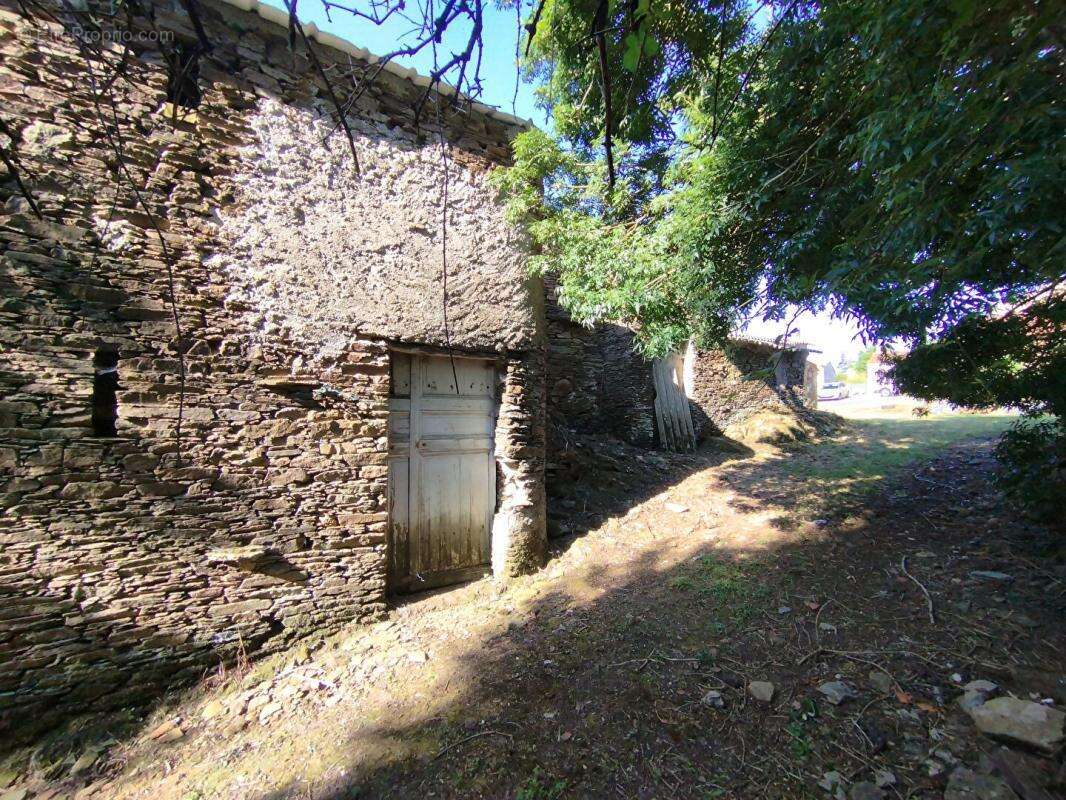 Maison à LA CHAPELLE-BASSE-MER