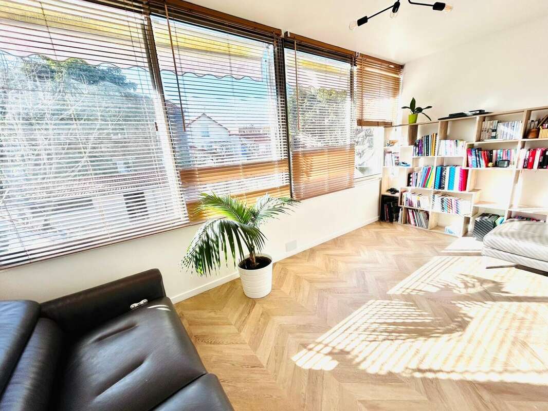 Maison à L'HAY-LES-ROSES