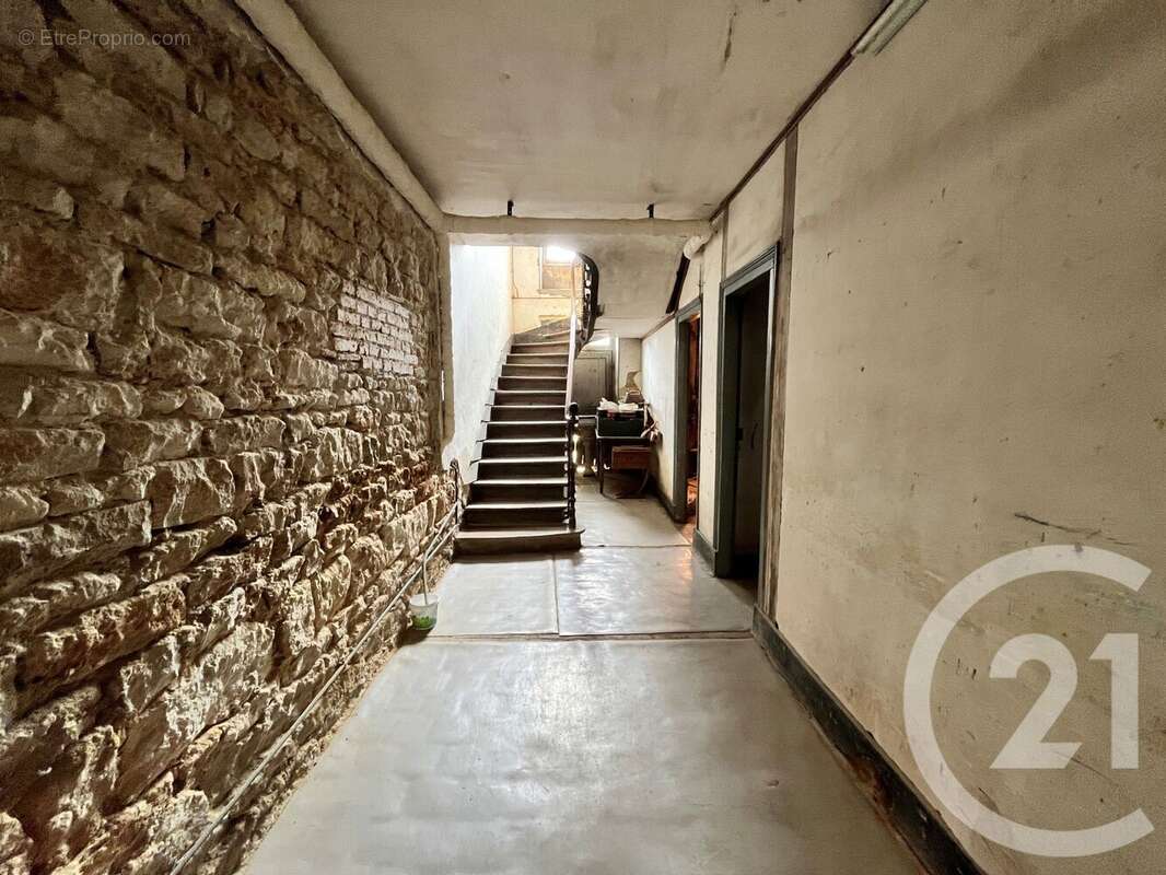 Maison à CHATEAUNEUF-VAL-DE-BARGIS