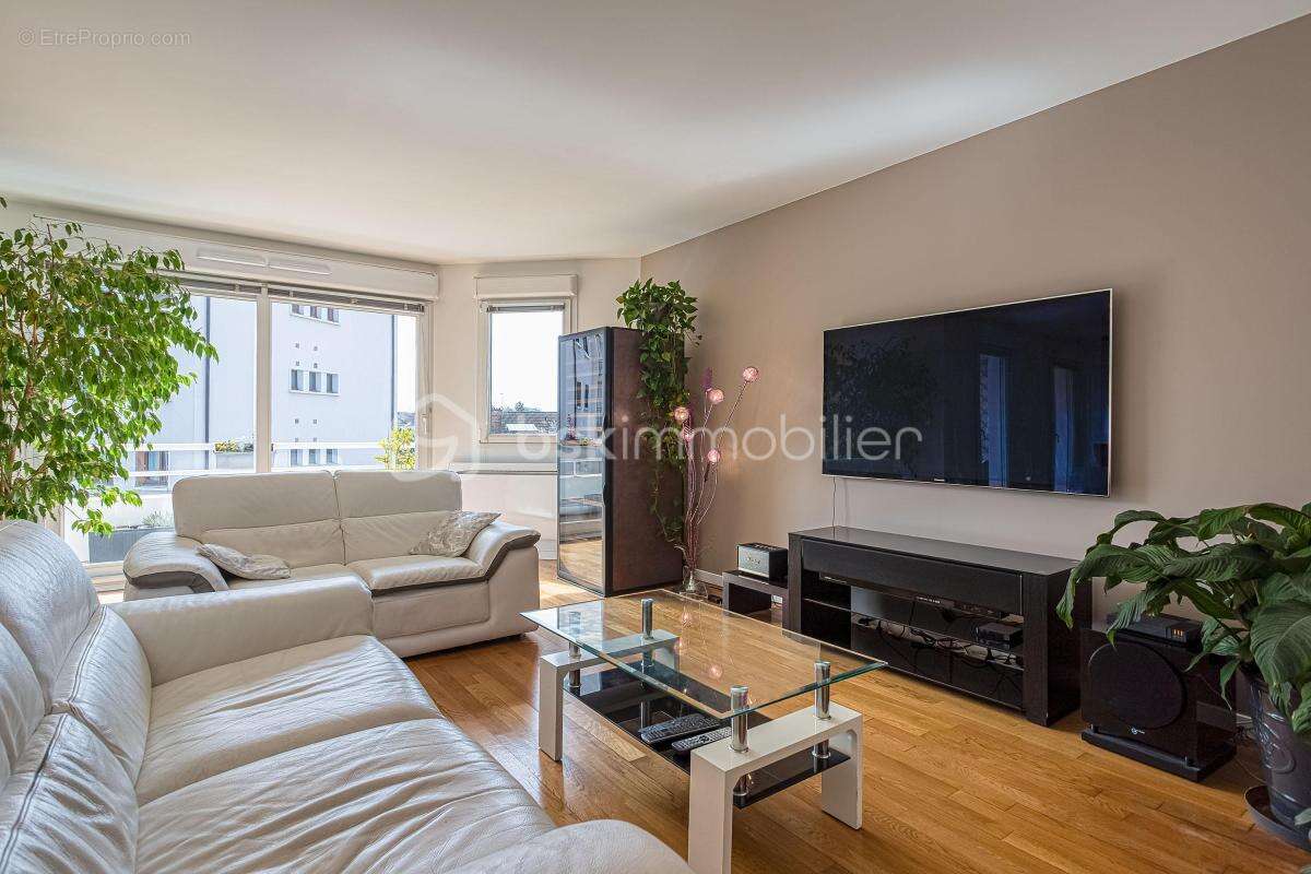 T5 Duplex d'exception – Dernier étage, climatisation, terrasses et vue montagnes au cœur d'Annecy - photo 6