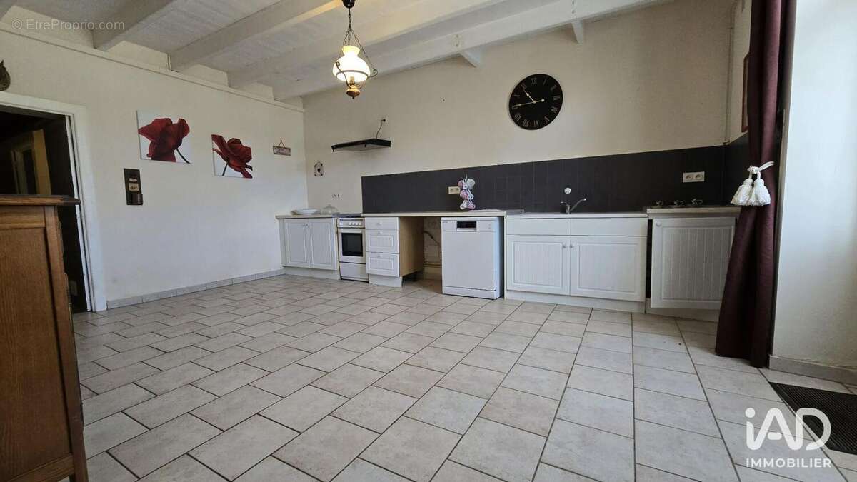 Maison 150 m² à Champniers  - photo 2