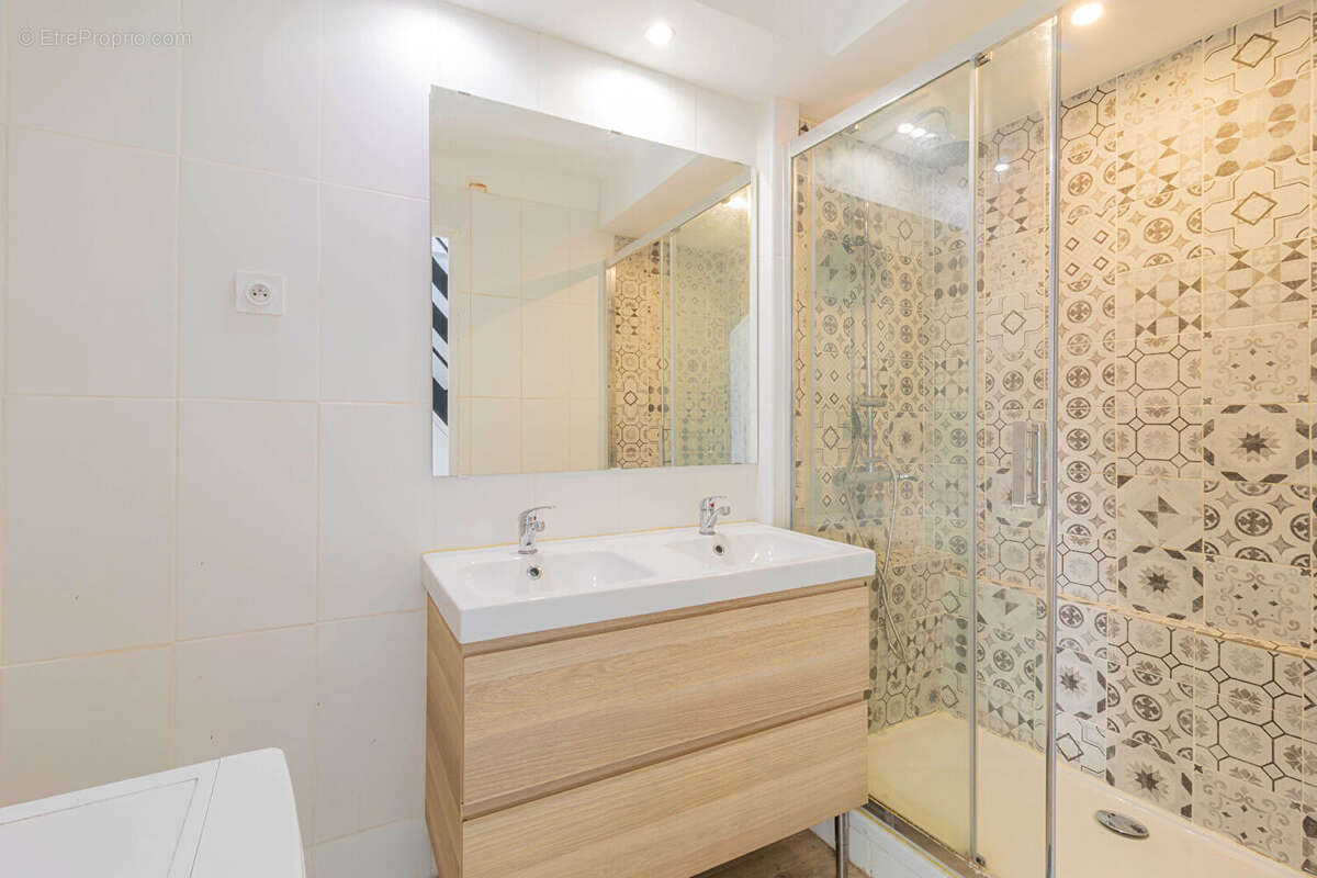 Appartement à MARSEILLE-6E