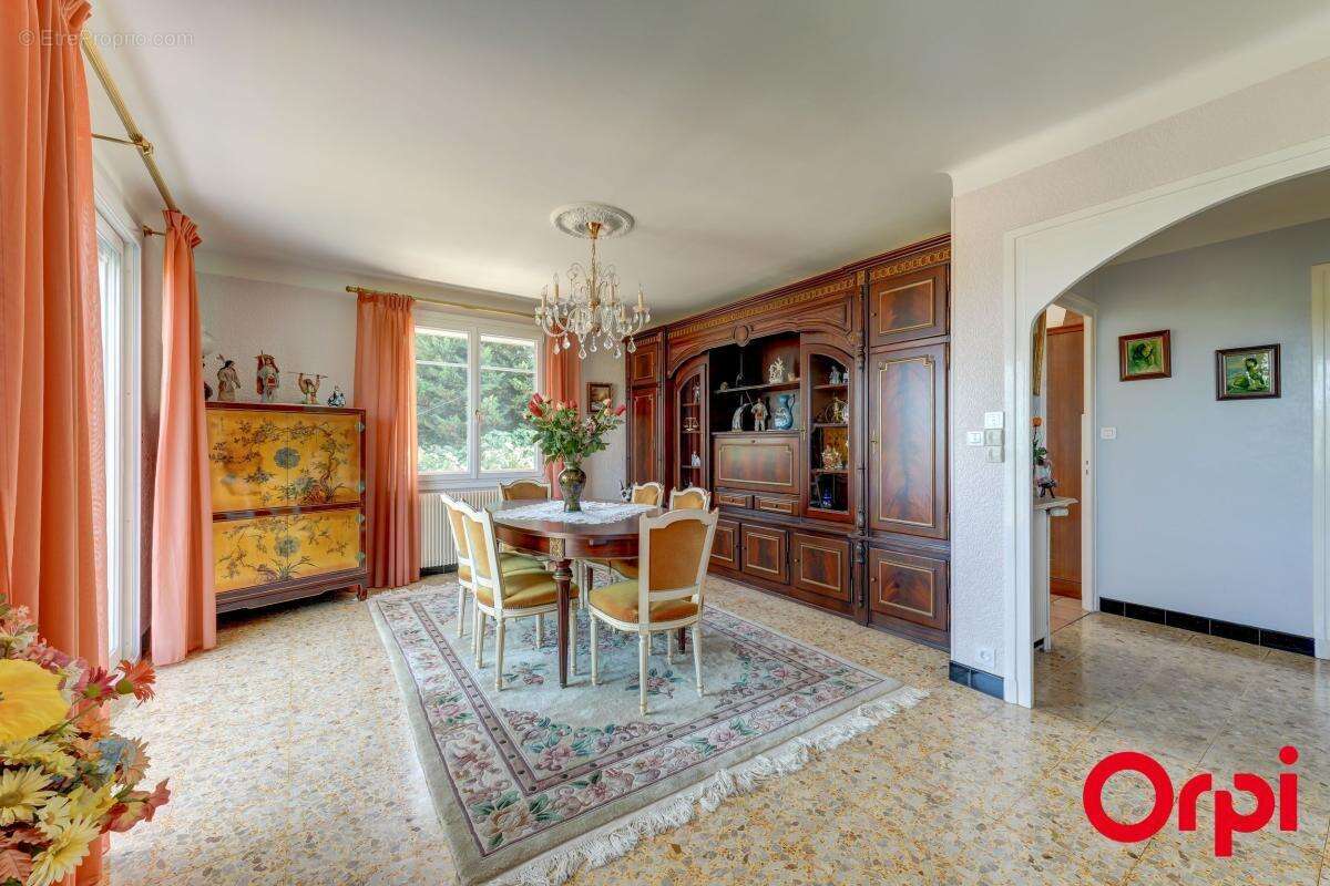 Maison familiale de 158 m² avec une belle vue dégagée - photo 5
