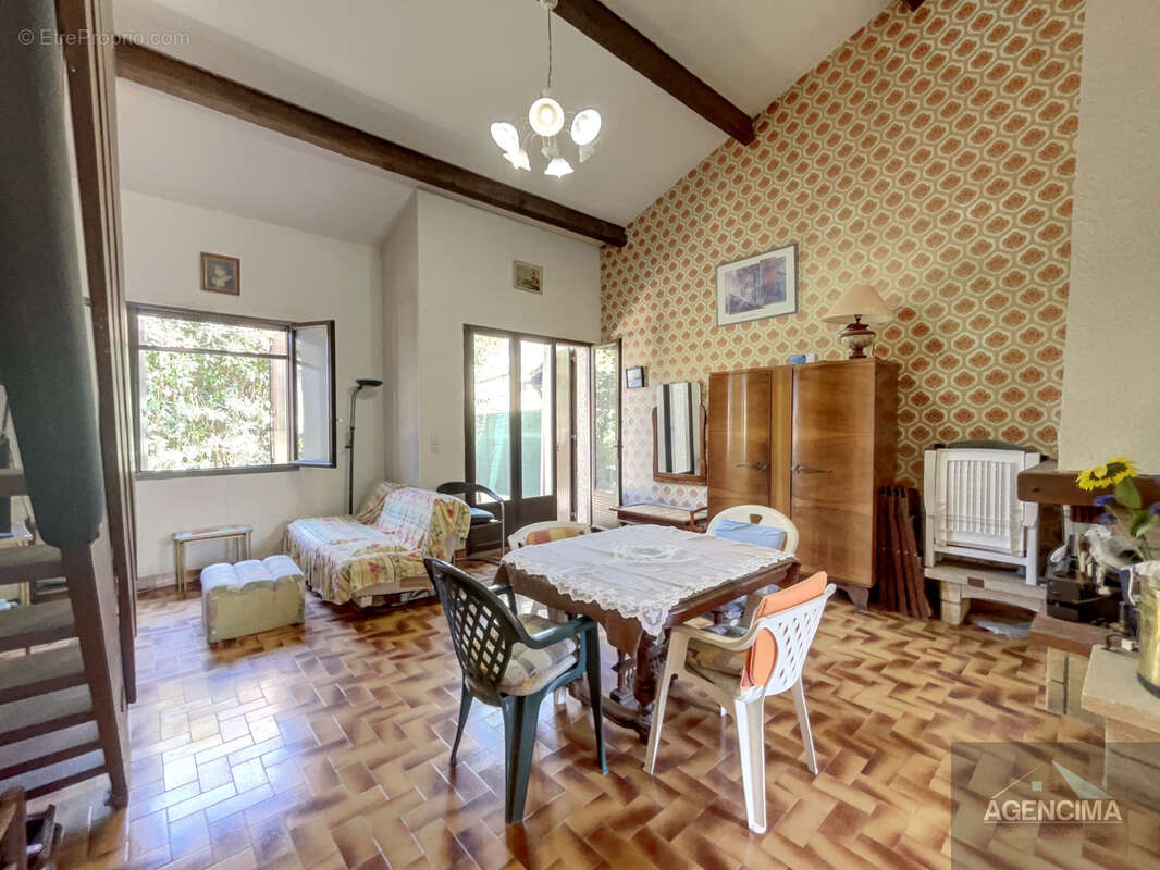 Petite villa à fort potentiel à 2 min du centre-ville! - photo 3