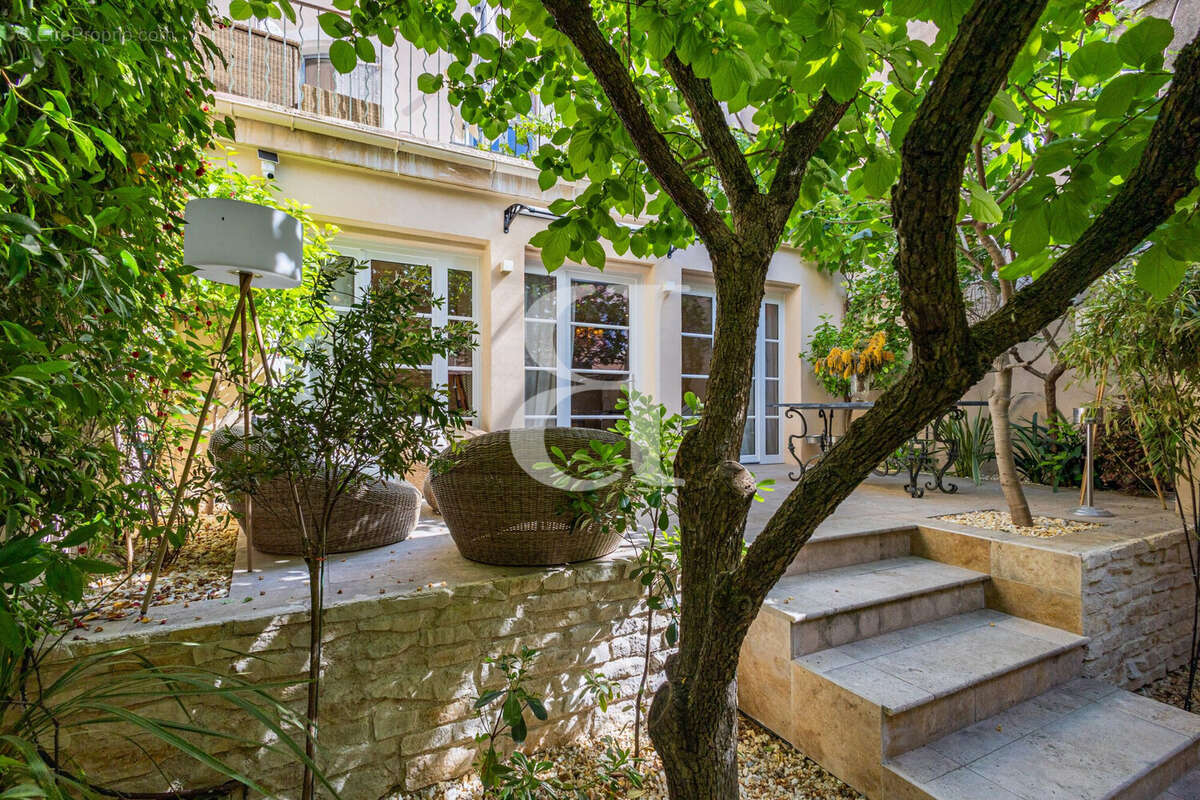 Maison à L'ISLE-SUR-LA-SORGUE