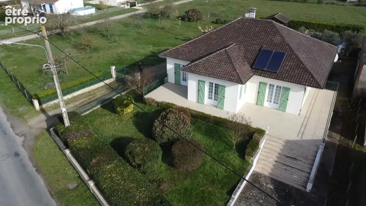 Maison de 208.4 m2, avec piscine et hangar - photo 9