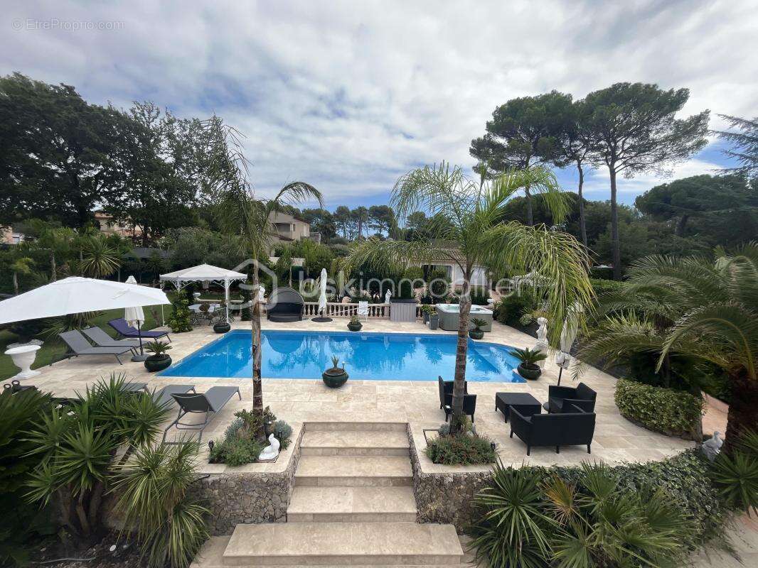 Maison à MOUANS-SARTOUX