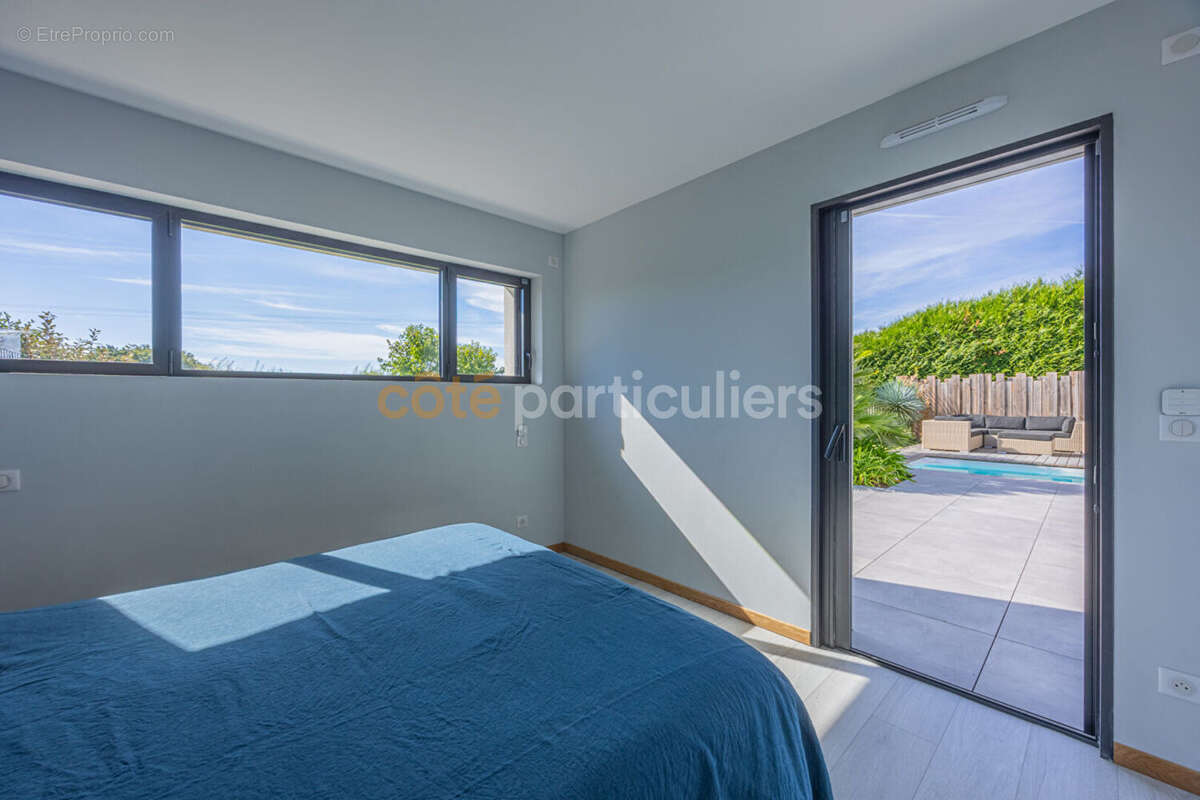 Sous offre -- saint-philbert-de-grand-lieu - - maison contemporaine - - 130m2 utiles - - piscine - -calme - photo 8