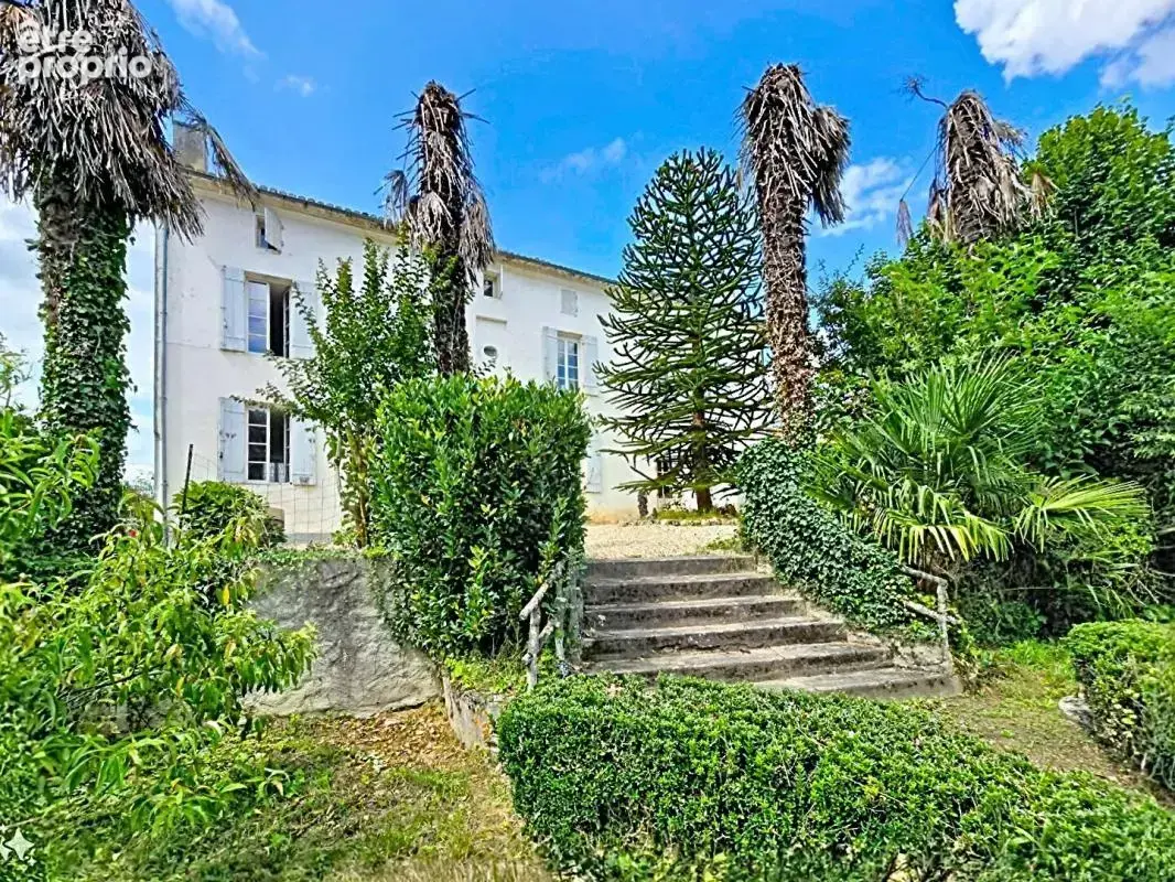 Maison à SAINT-MARTIAL-D'ARTENSET
