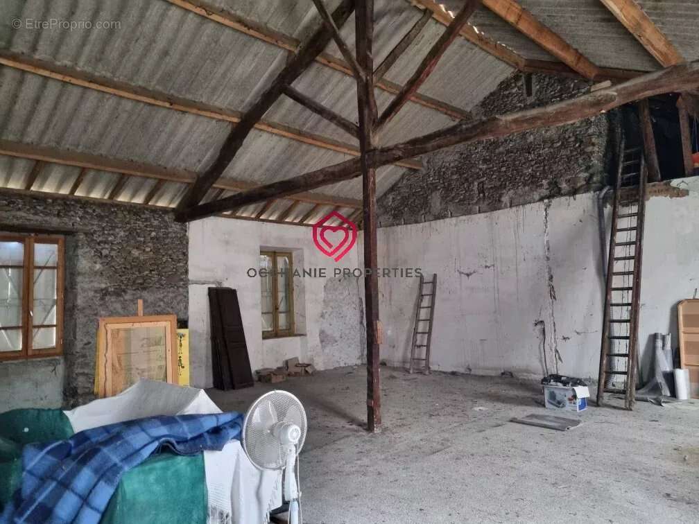 Maison à MONTREJEAU