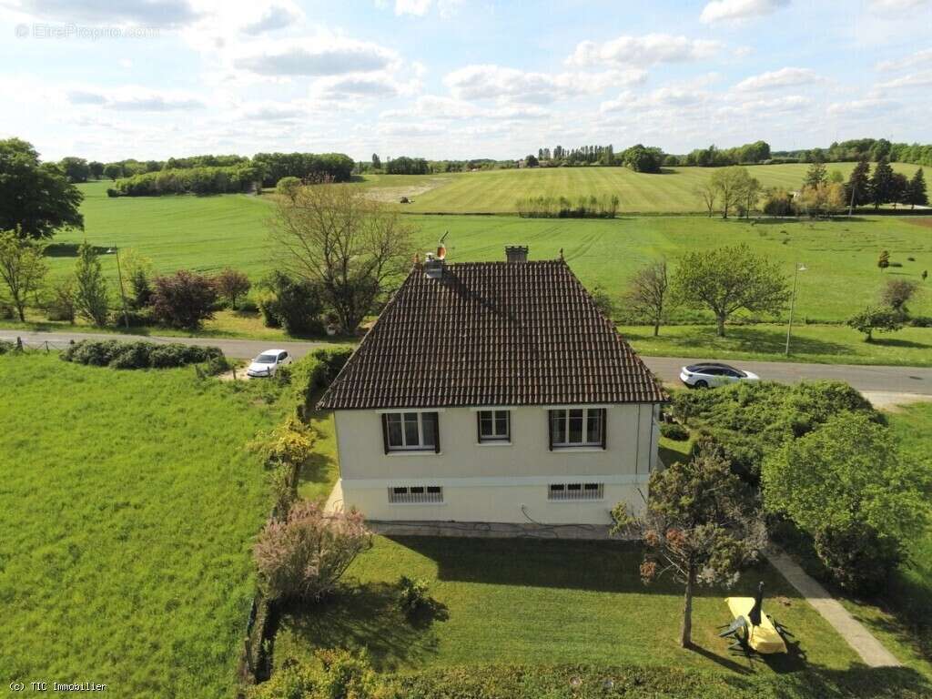 Maison à CHAMPAGNE-MOUTON