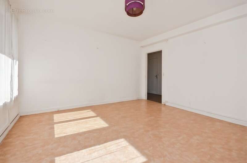 Appartement à FRESNES