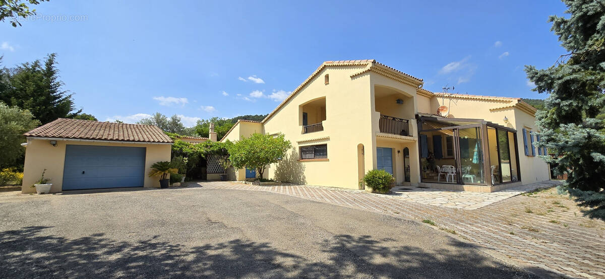 Maison à FIGANIERES