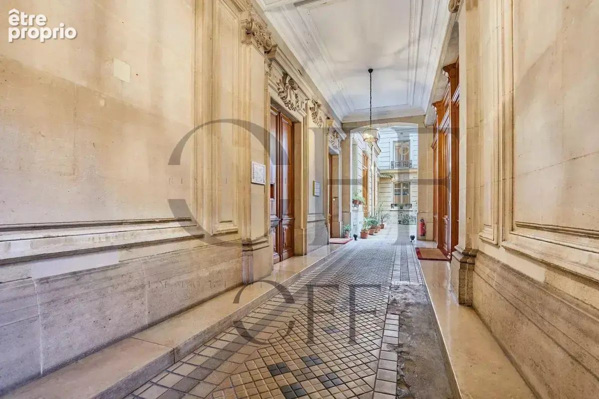 PARIS 8ᵉ – PLACE DES TERNES – Appartement Haussmannien d'exception – 180 m² - photo 10