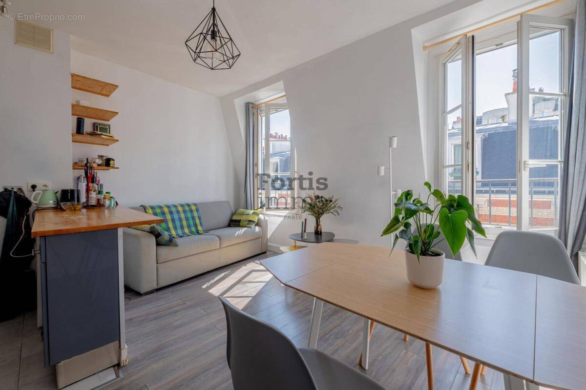 Appartement à PARIS-18E