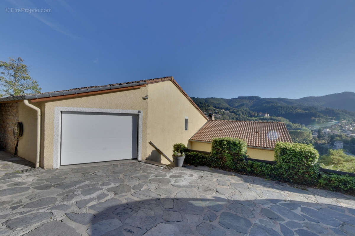 Maison à LE CHEYLARD