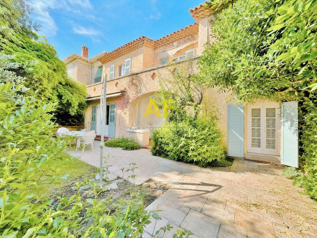 Maison à SAINT-RAPHAEL