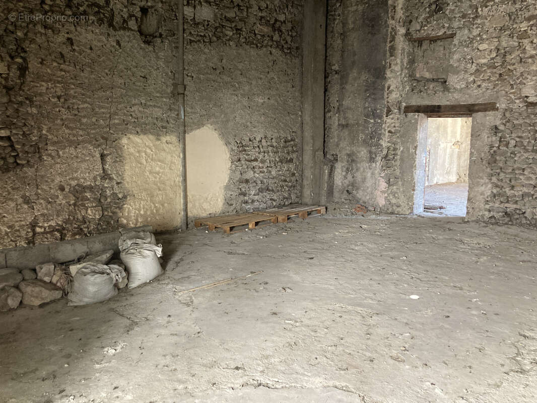 Maison à MONTELIMAR