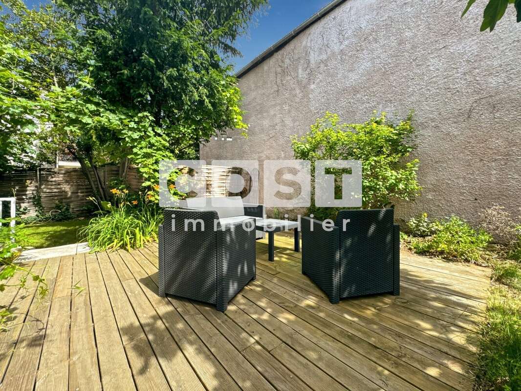 Maison 100 m² à Colombes  - photo 2